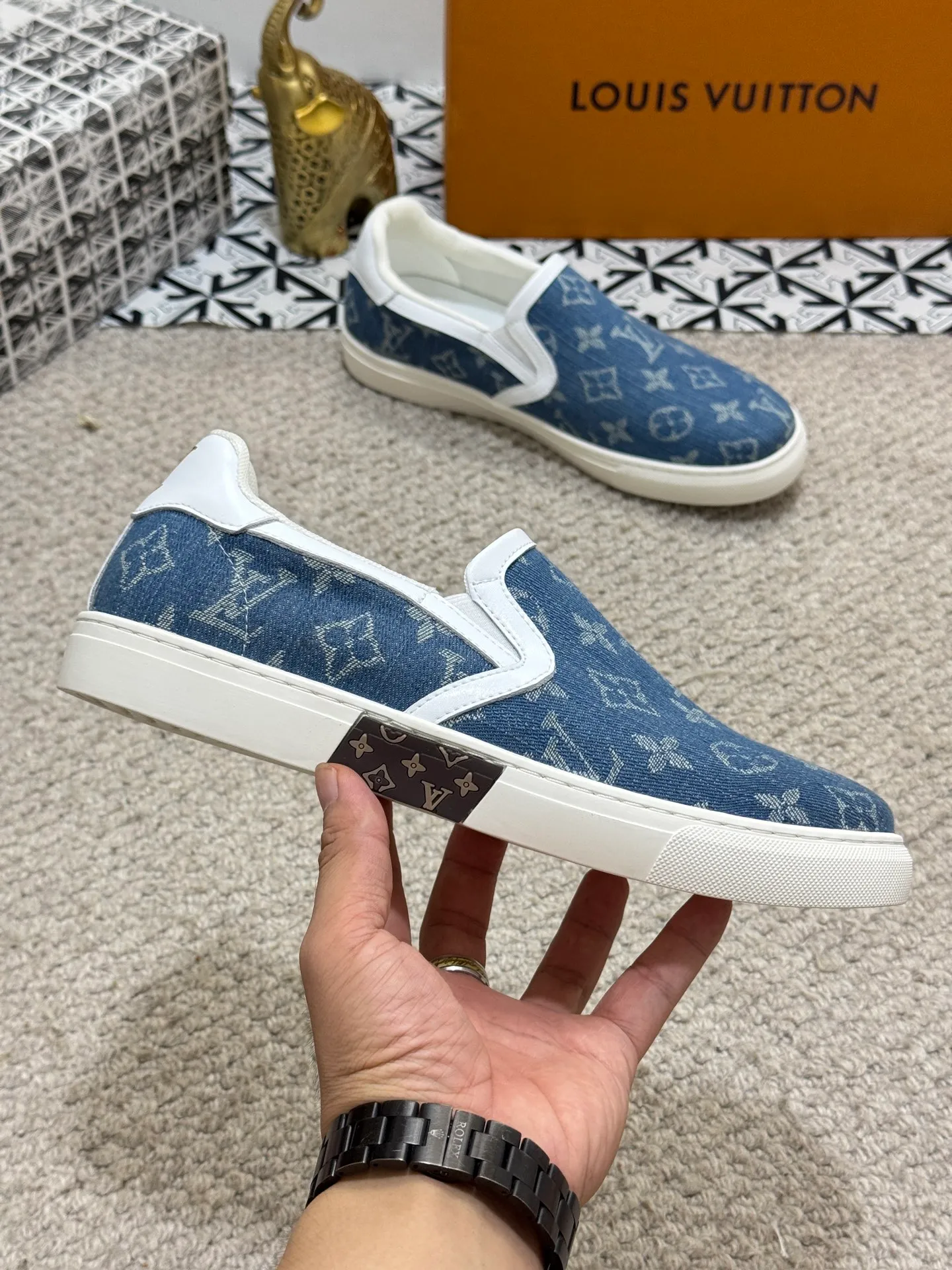 Men's shoes 💰380 [New style] 🌂🌂Top original order - Louis Vuitton®️ Trendy and fashionable yet low-key men's casual shoes, uppers made of LV special canvas presbyopia, comfortable and breathable, mesh lining, original rubber outsole, 2 colors optional ~ a must-have for stylish men. Size: 38-44 (45 customized